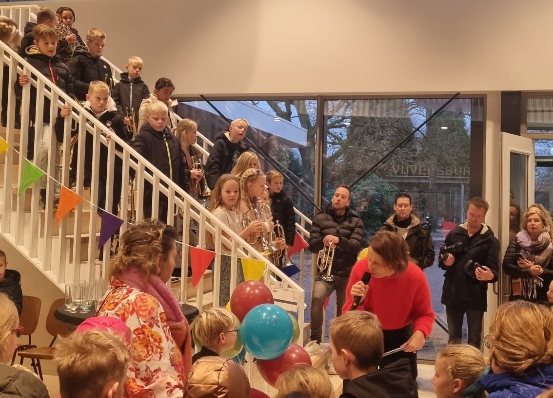 Feestelijke Optocht Door Tytsjerk